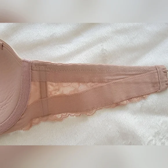 Victoria's Secret Lace Strapless Bra in Blush Pink, 34C - Picture 7 of 10